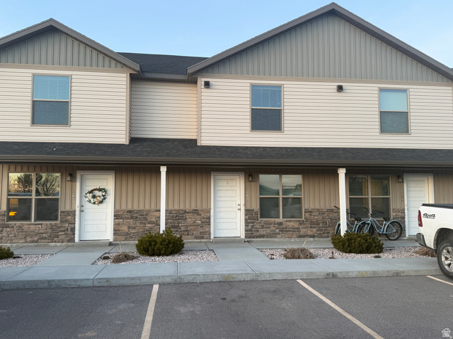 Main photo for 485 W 370 S