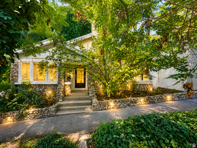 Main photo for 887 E 3rd Ave