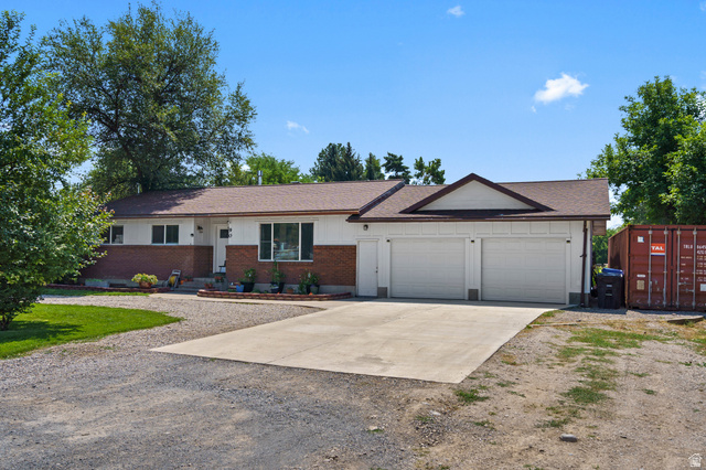 90 W 400 N
                     MLS #2176048