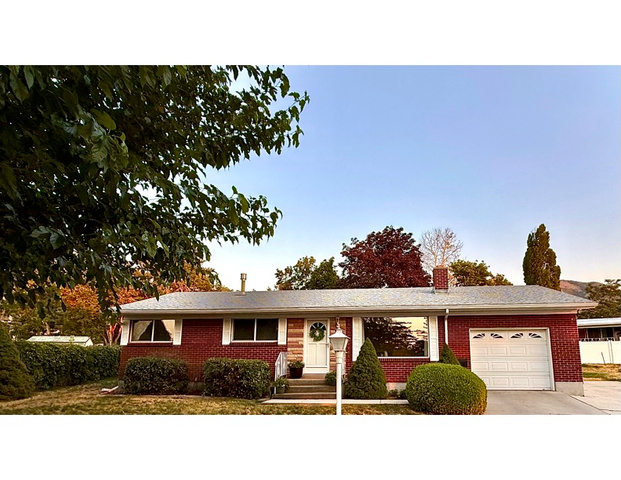 519  Capri Cir
                     MLS #2176135