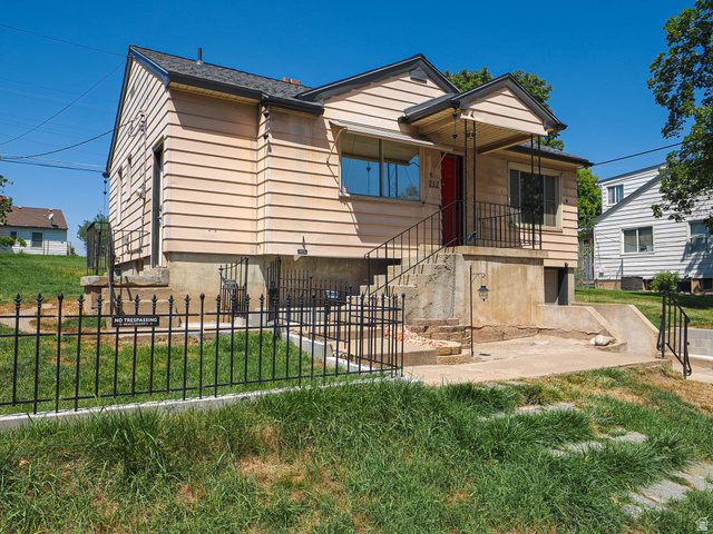 117 E Country Club Dr
                     MLS #2176192