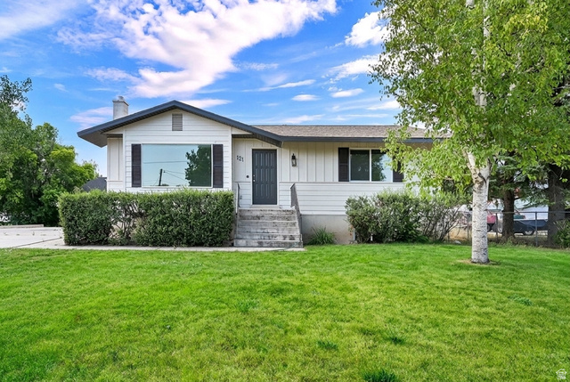 121 E 100 S
                     MLS #2176204