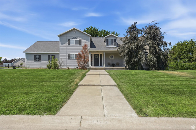 3923  Hillside Dr
                     MLS #2176284