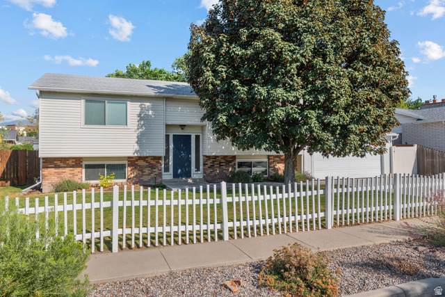 4033 S Burningham Dr
                     MLS #2176347