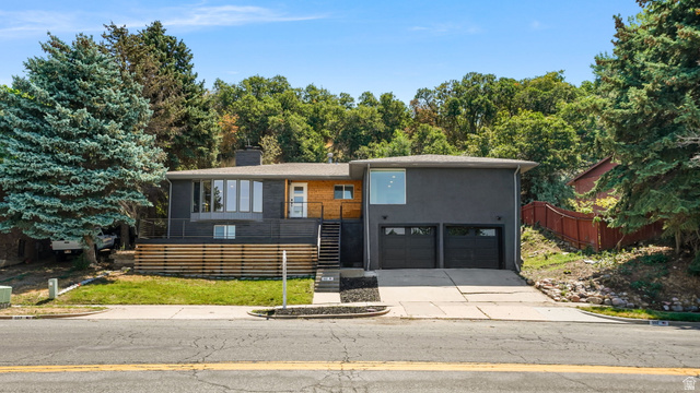 552 E Chelsea Dr
                     MLS #2176387