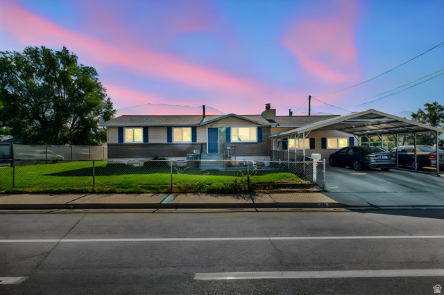 711 S Main St
                     MLS #2176446