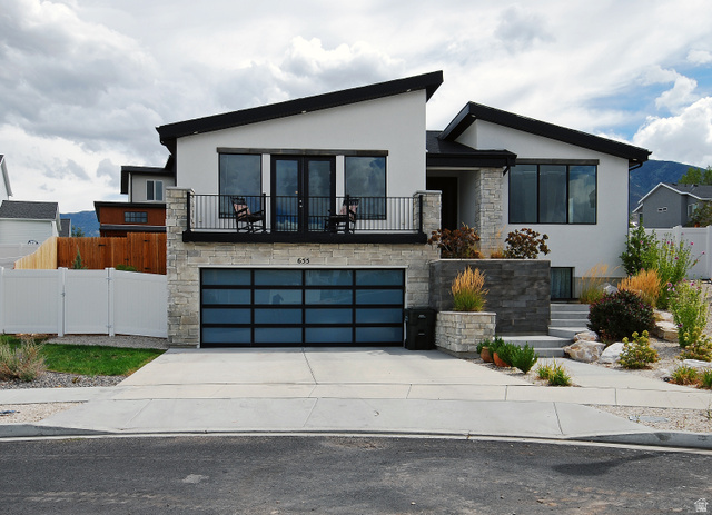 655 E Oliver Rd
                     MLS #2176540