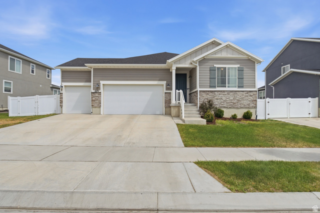 1079 E Horse Rider Dr
                     MLS #2176544