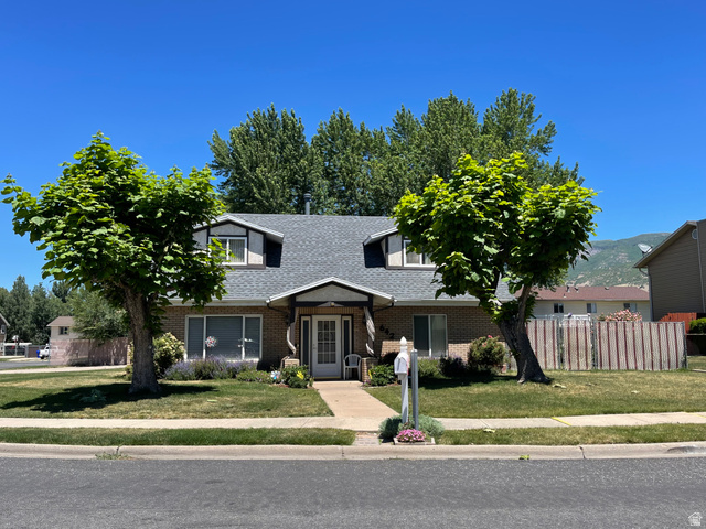 642 W Applewood Dr
                     MLS #2176555