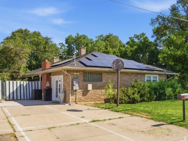 1122 E 34th St
                     MLS #2176620