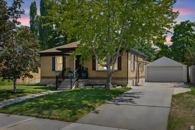 1997 S Imperial St
                     MLS #2176640