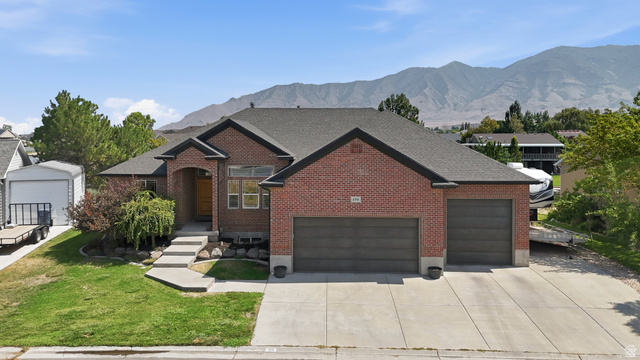 170  Lakeview
                     MLS #2176656