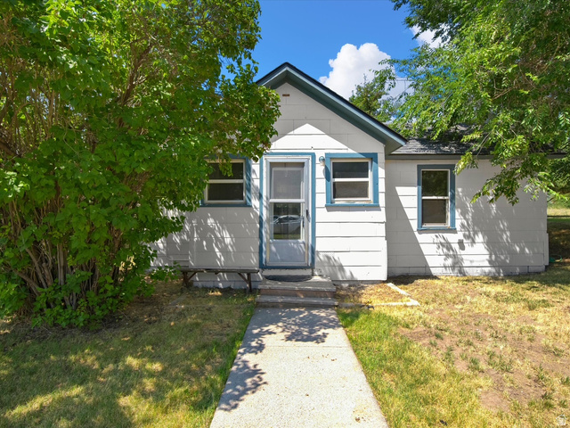 Main photo for 328 S 1st