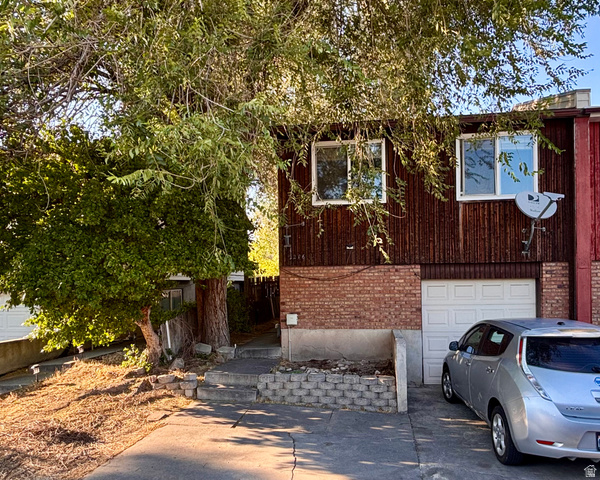 2216 W Heatherglen Dr
                     MLS #2176791