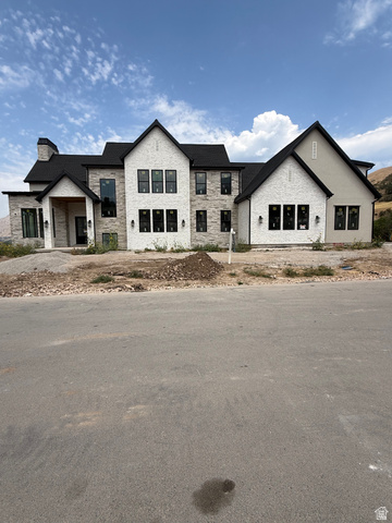2121 E Maple Hills Cir #309
                     MLS #2176841