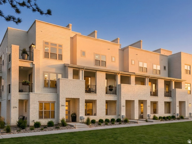 2171 E RISING WOLF LN #24, Holladay UT 84117