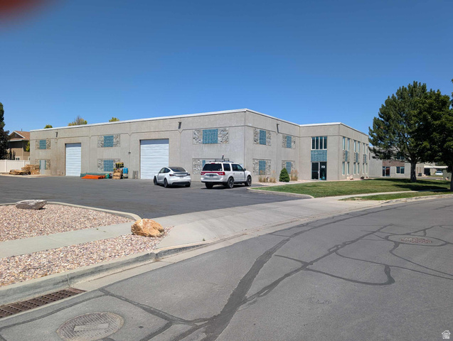 9498 S 670 W, Sandy, UT 84070