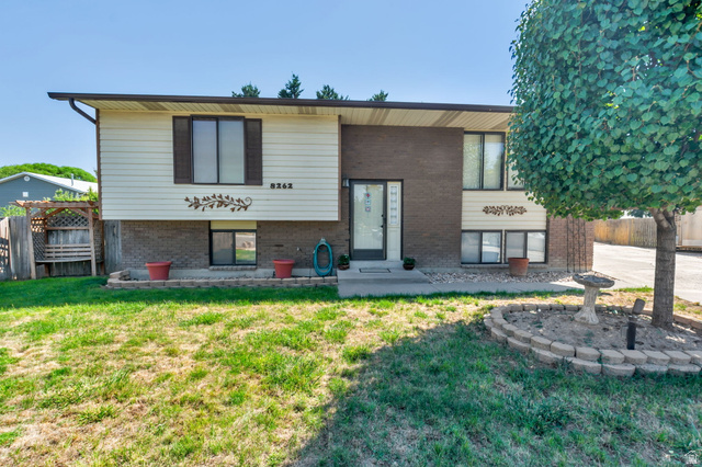 8262 S 1600 W, West Jordan UT 84088