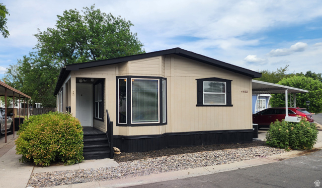 Main photo for 1102 W Yarrow Ln #96