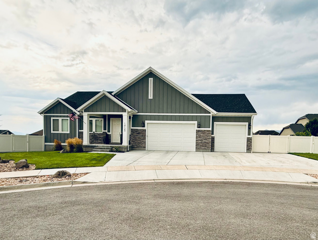 Main photo for 14123 S Weeping Oak Dr