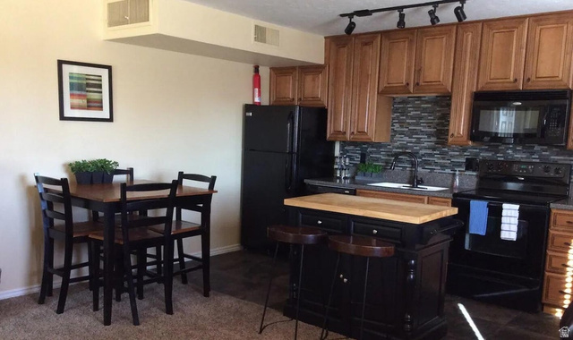 860 S VILLAGE RD #F-7, St. George UT 84770