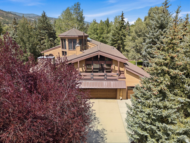 1401  Willow Ln
                     MLS #2177768