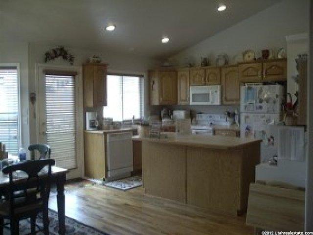 102 W 2250 N, Layton, UT 84041 — photo 4