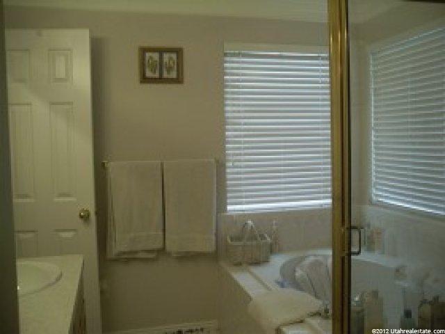 102 W 2250 N, Layton, UT 84041 — photo 6