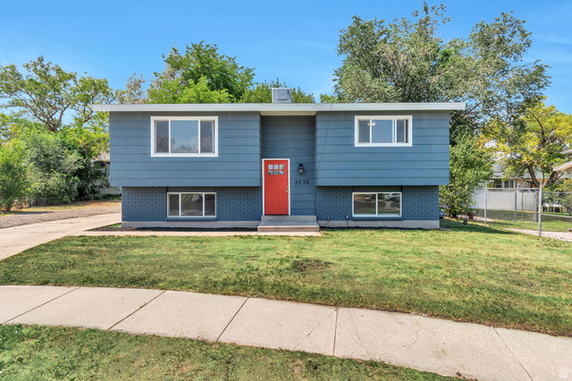 3930  Elaine Dr
                     MLS #2177923