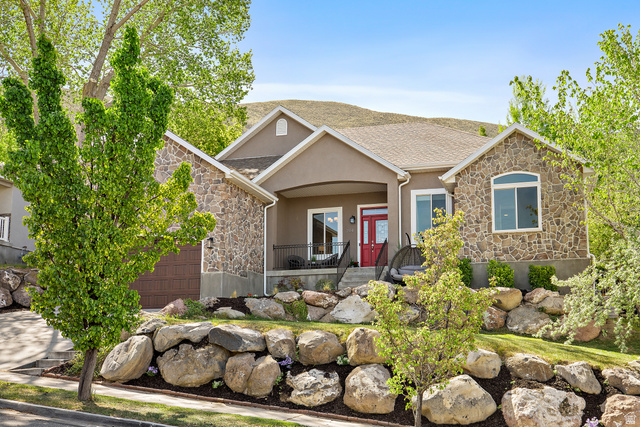 394 E Brewster Dr
                     MLS #2178013