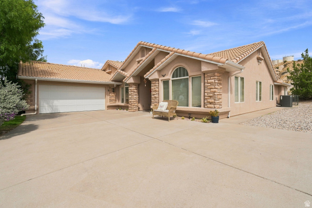 1642 W 5745 N
                     MLS #2178095