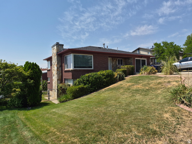 Main photo for 699 N Eastcapitol Blvd