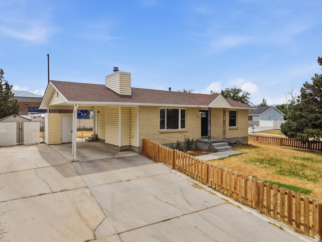 555 W Ontario St
                     MLS #2178192