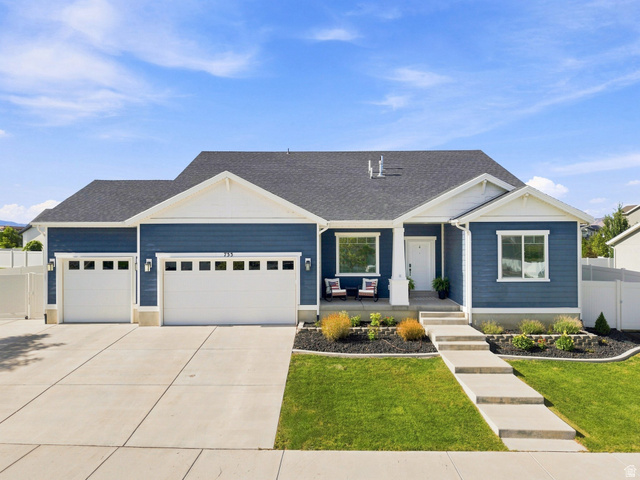 733 S School House Rd
                     MLS #2178402