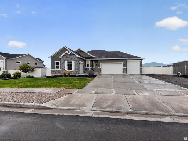 597 S CHAN DR