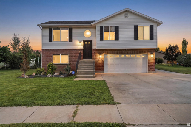2514 W 2250 N