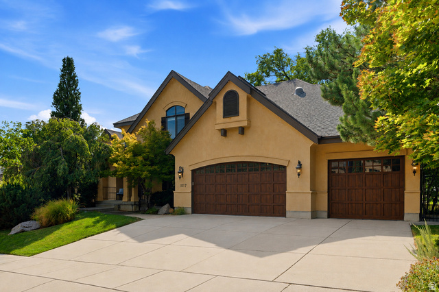 1017 N Oakridge Dr
                     MLS #2178786