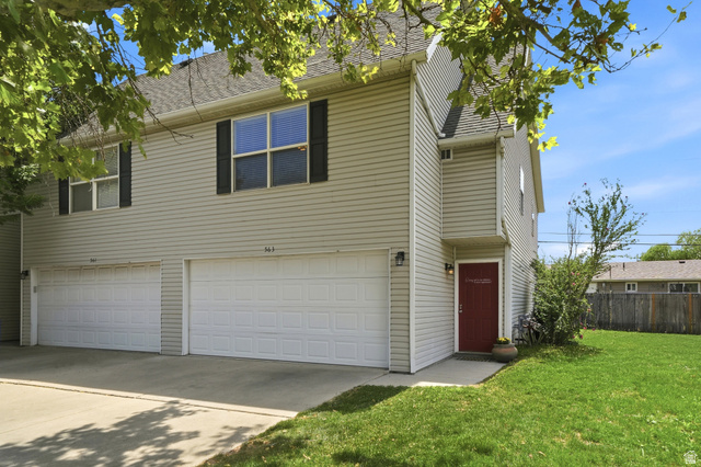 563 W FINE DR
