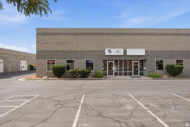 41 W GUEST AVE