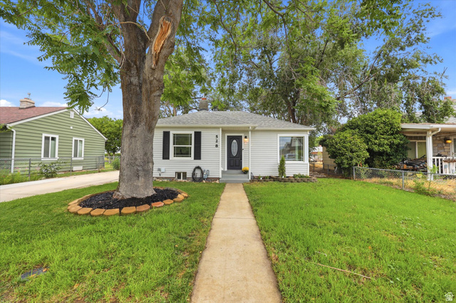 528 N Beverly Ave
                     MLS #2178878