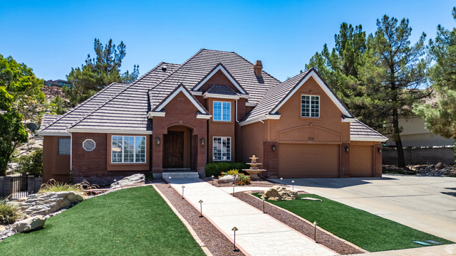 1636 E BOULDER SPRINGS DR
