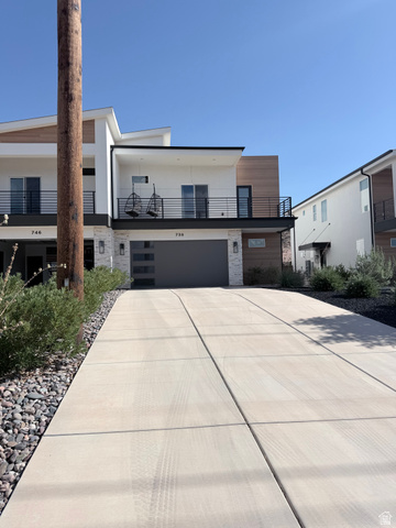 738 E DESERT CACTUS DR #104