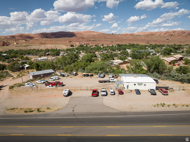 1521 S HIGHWAY 191
