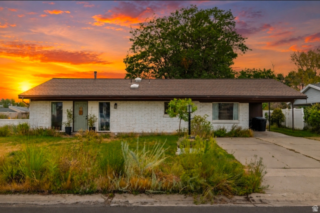10368 S CROCUS ST, Sandy UT 84094
