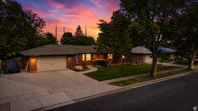 479 E EVESHAM DR