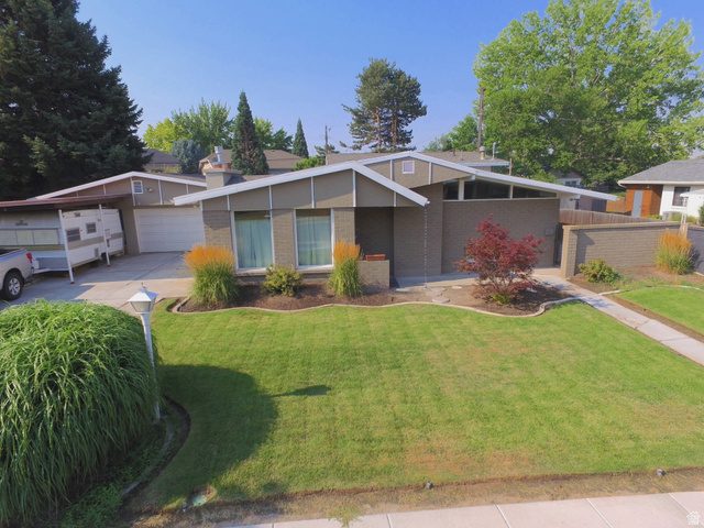 1366 E Greenfield Ave
                     MLS #2179412