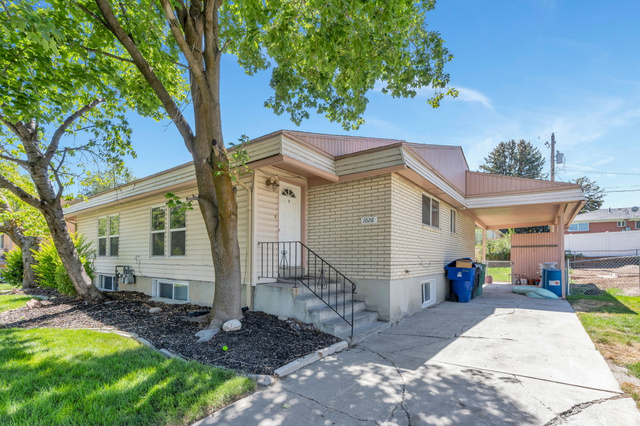 1026 E Perrywill Ave
                     MLS #2179509