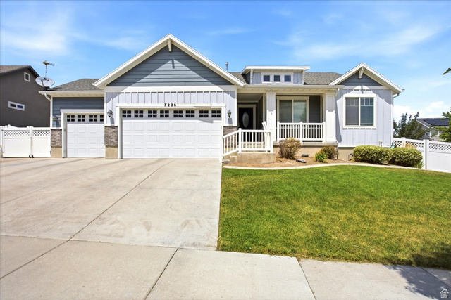 7226 W SILHOUETTE LN