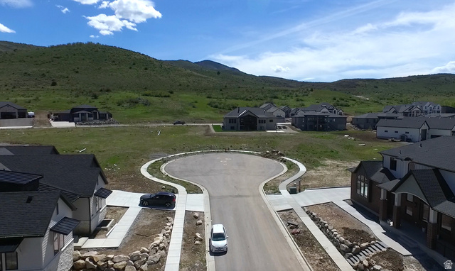 3049 W SUMMIT CIR