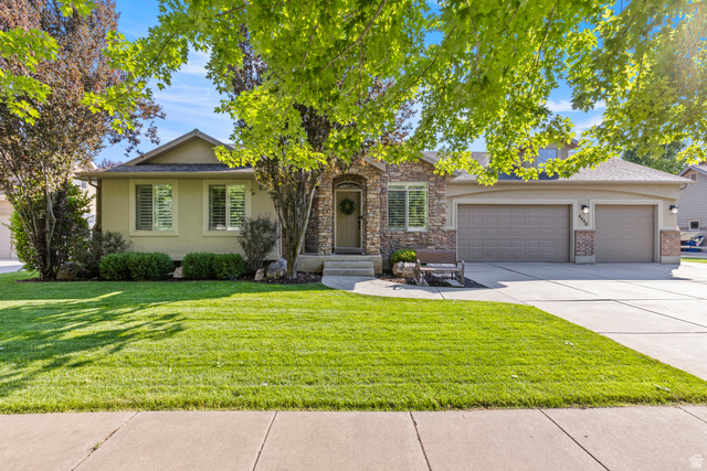 4060 W Ivy Ave
                     MLS #2179992